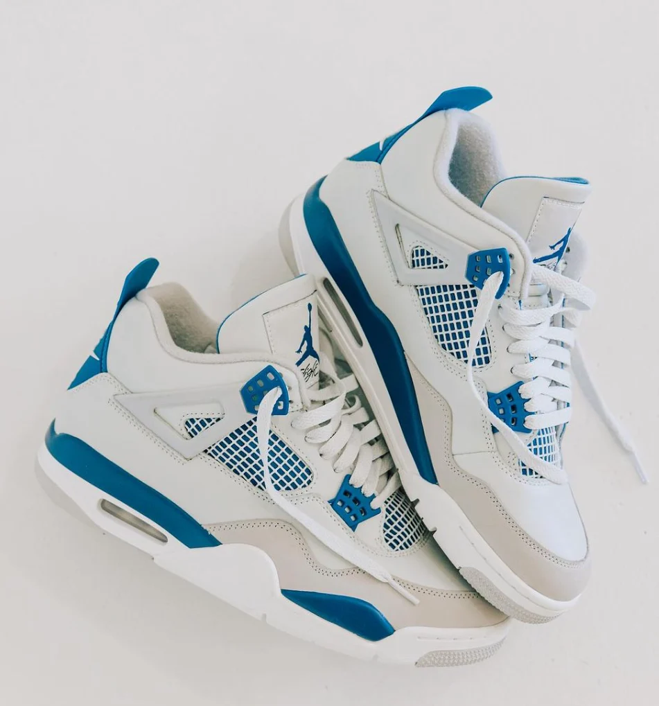 Air Jordan 4 Retro “Military Blue” Sneakers - Image 4
